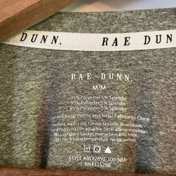 RAE DUNN Heather Green Cropped Graphic On Pocket Workout T Shirt Size Medium - Picture 7 of 7